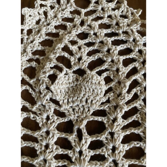 Rare 30” Long  Handmade Crocheted Ecru Skull Hearts Doily 100% Cotton Lace - Picture 4 of 6
